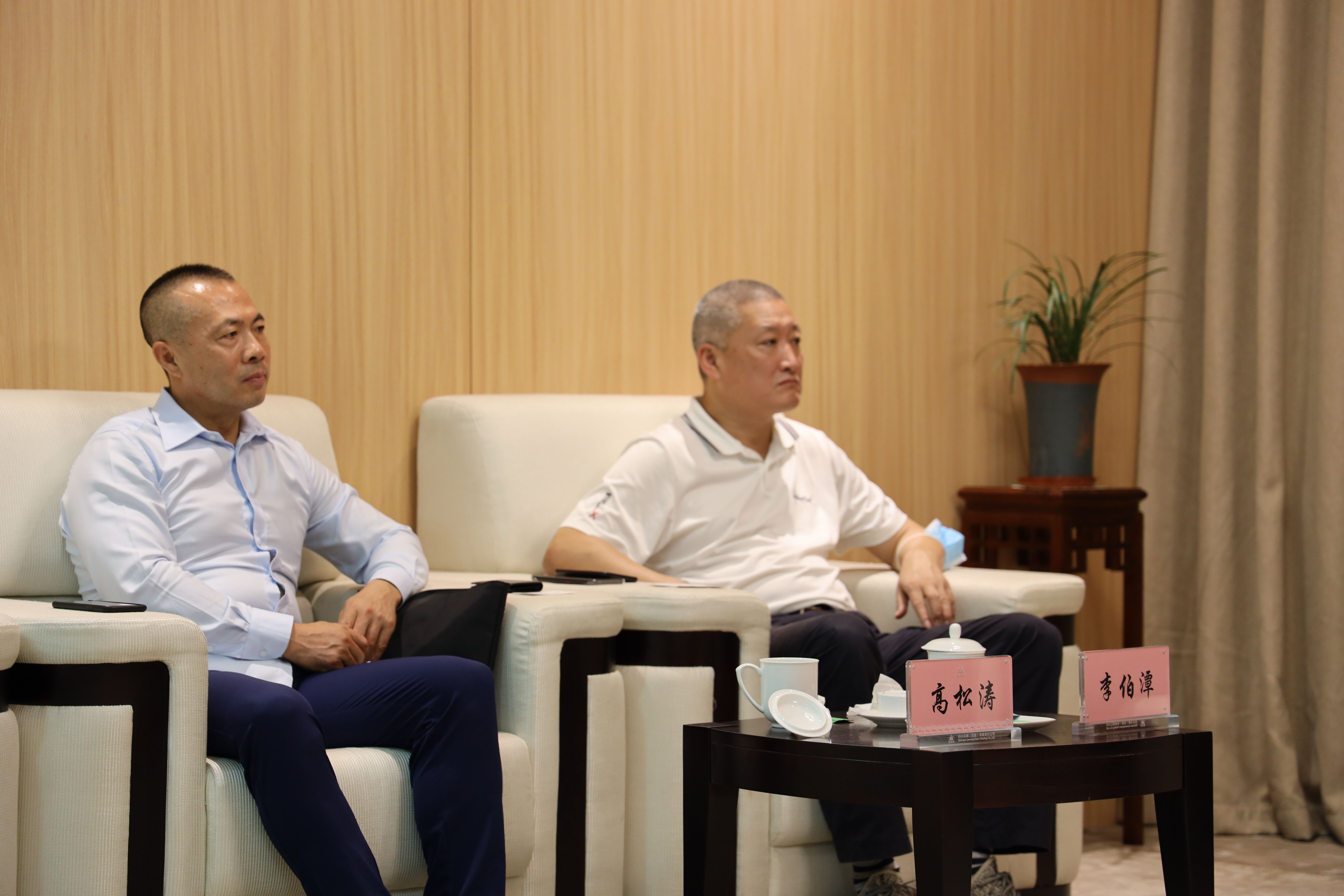 北京昭德投资集团董事长,中瑞酒店管理学院创始人李伯潭博士,中瑞酒店