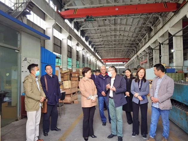 朱莉详细询问德阳东方卓越电工设备公司生产经营情况.jpg