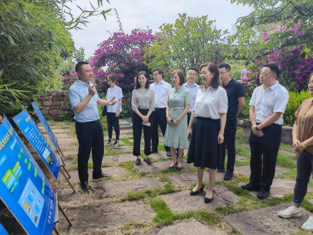 谢商华一行走访调研四川玄慈观景文化旅游开发有限公司民宿项目_副本.png