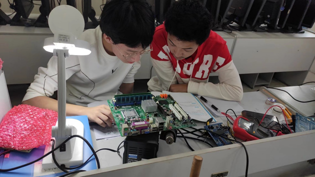 计算机数据恢复组学生训练_副本.png